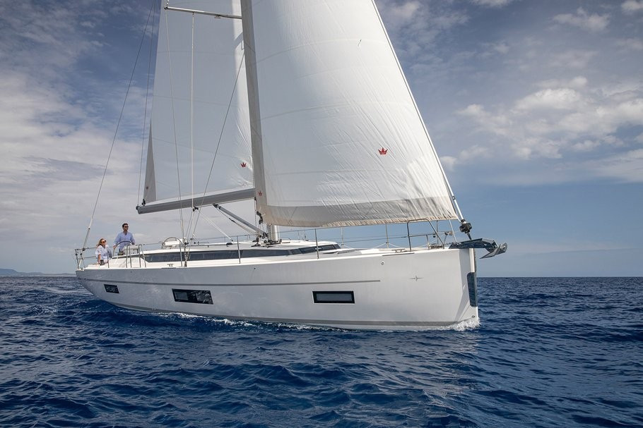 Yacht BAVARIA - C45 "Bluna"