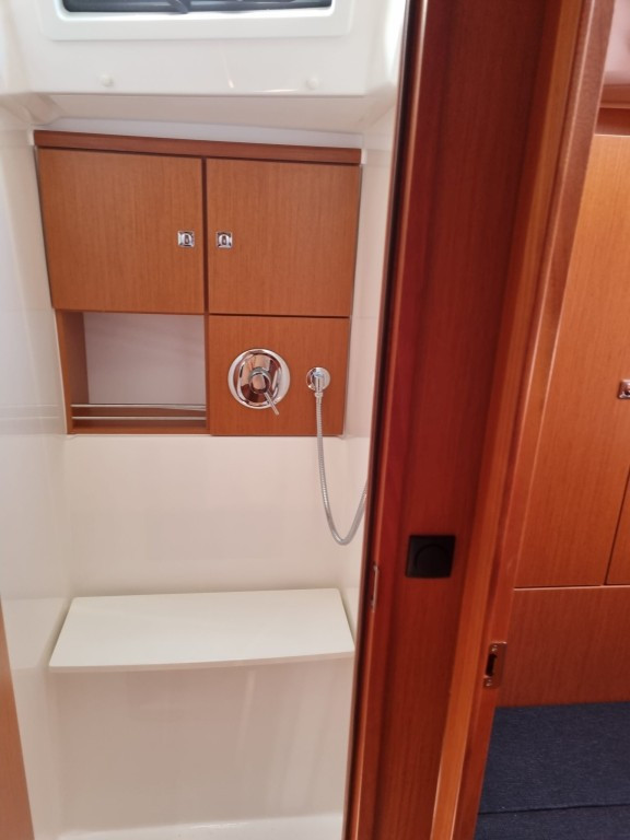 Yacht BAVARIA - Cruiser 46 "Galeb"