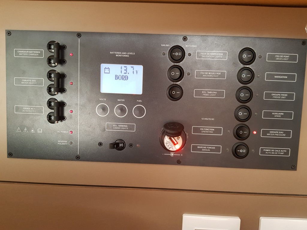 Yacht BENETEAU - Oceanis 35.1 "Kolibri"