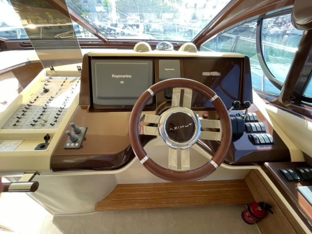 Yacht AZIMUT - 47 Fly "Kecalu"