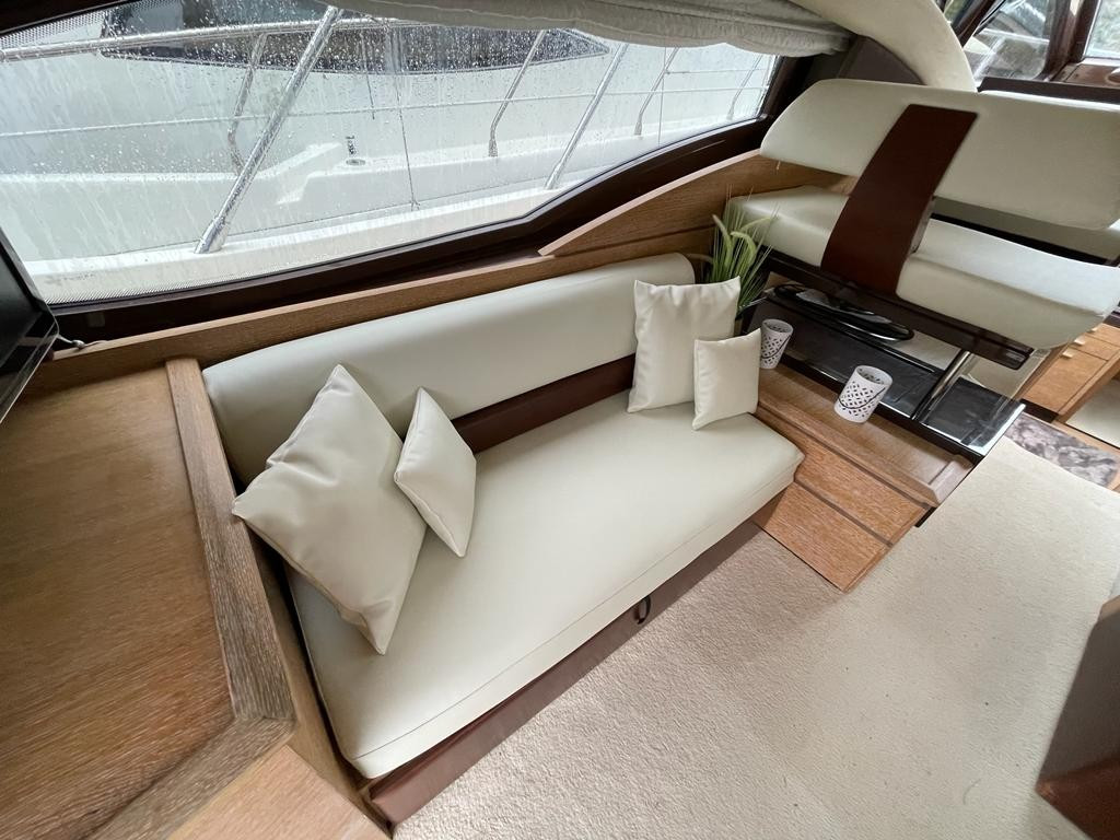 Yacht AZIMUT - 47 Fly "Kecalu"