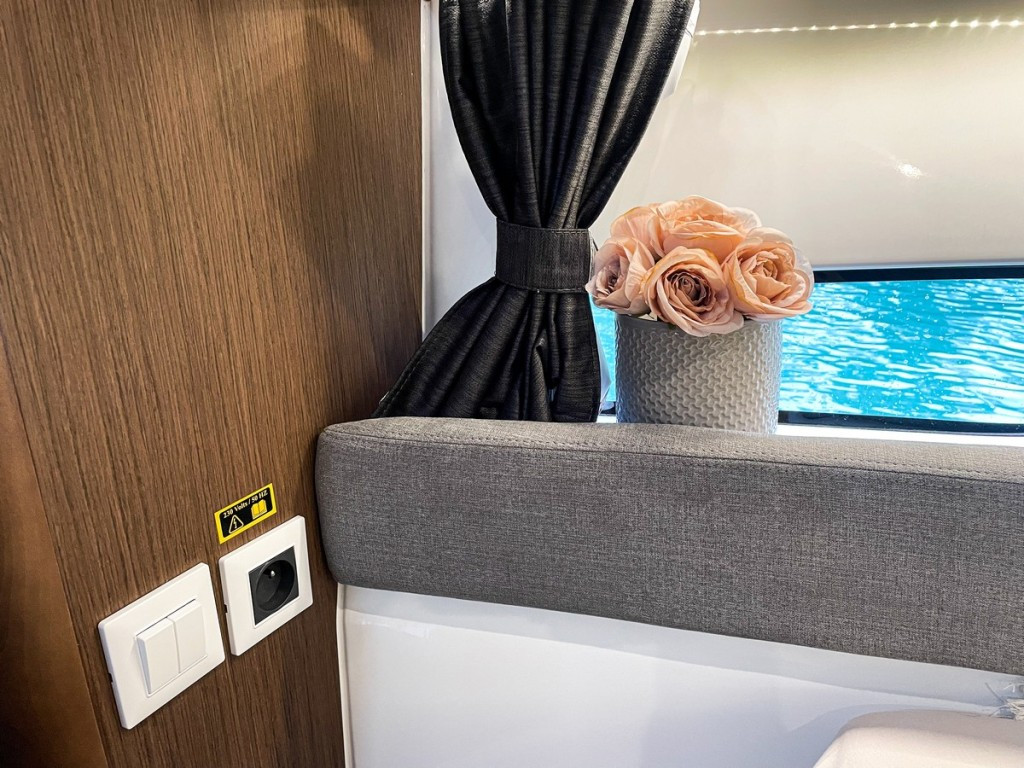 Yacht BENETEAU - Antares 9 OB "Arya"