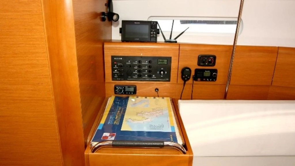 Yacht JEANNEAU - Sun Odyssey 389 "Dust in the Wind"