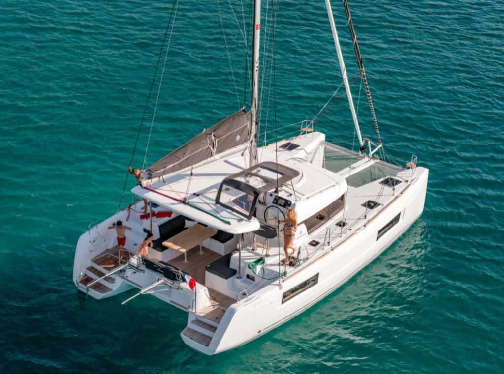 Yacht LAGOON - 40 "Solentia"