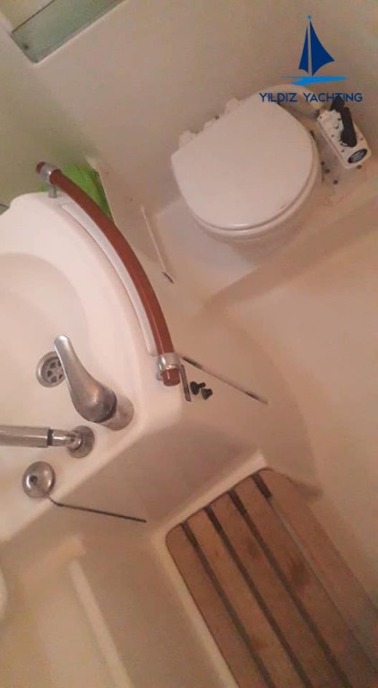 Yacht BENETEAU - Oceanis 323 "Zippy"