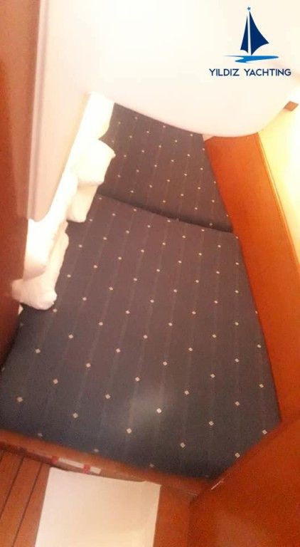 Yacht BENETEAU - Oceanis 323 "Zippy"