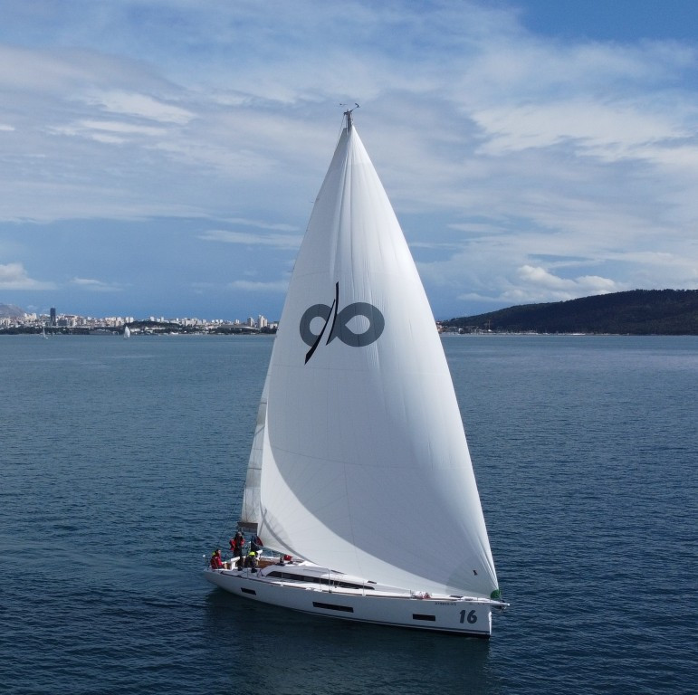 Yacht SALONA - 46 "Demetra"