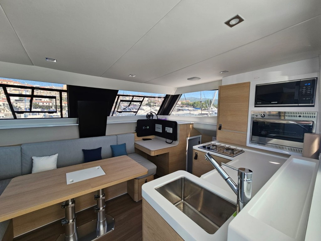 Yacht AVENTURA - 37 "Thomas"