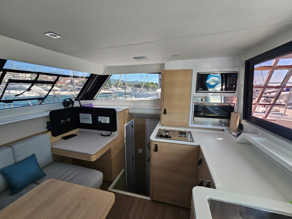 Yacht AVENTURA - 37 "Thomas"