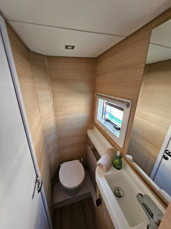 Yacht AVENTURA - 37 "Thomas"