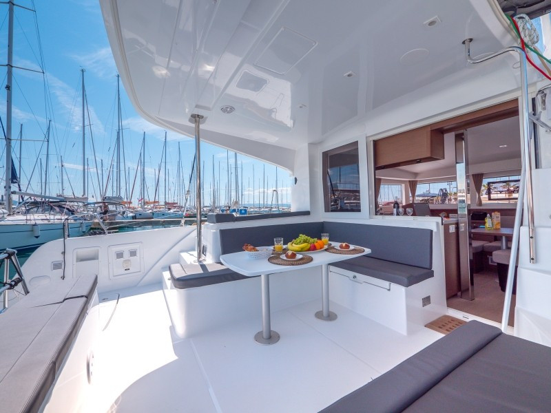 Yacht LAGOON - 40 "Blue Eyes"