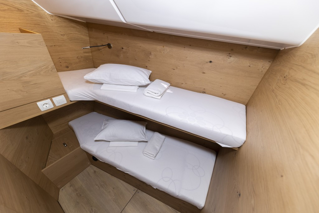 Yacht ELAN - Impression 43 "Vekenega"