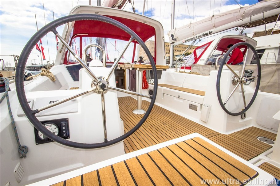 Yacht BENETEAU - Oceanis 35 "Gaston"