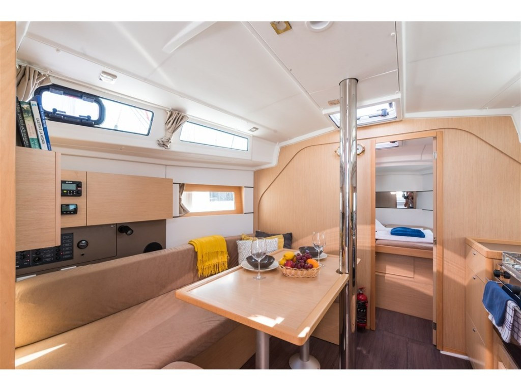 Yacht BENETEAU - Oceanis 38.1 "Luce"