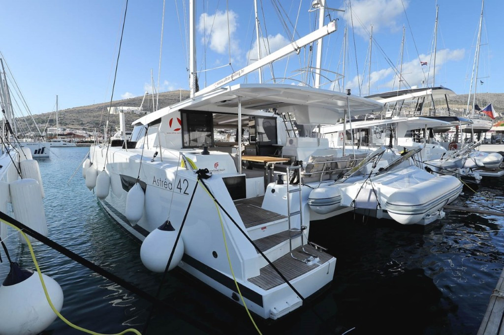 Yacht FOUNTAINE PAJOT - Astrea 42 "Crazy Diamont"
