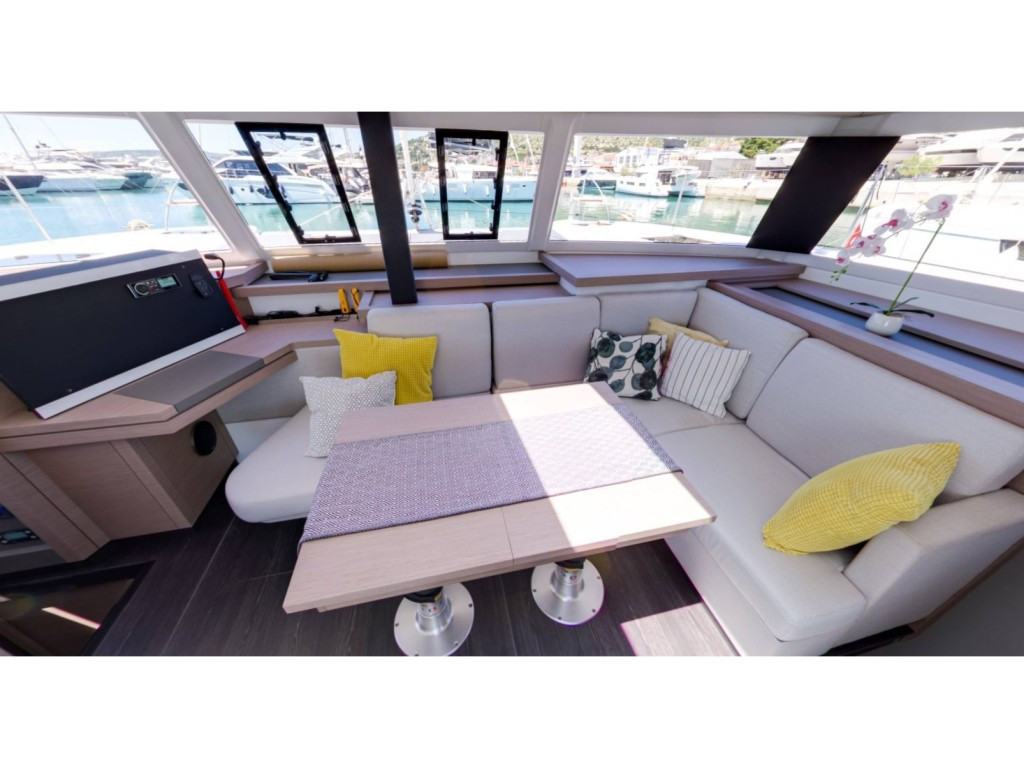 Yacht FOUNTAINE PAJOT - Astrea 42 "Crazy Diamont"