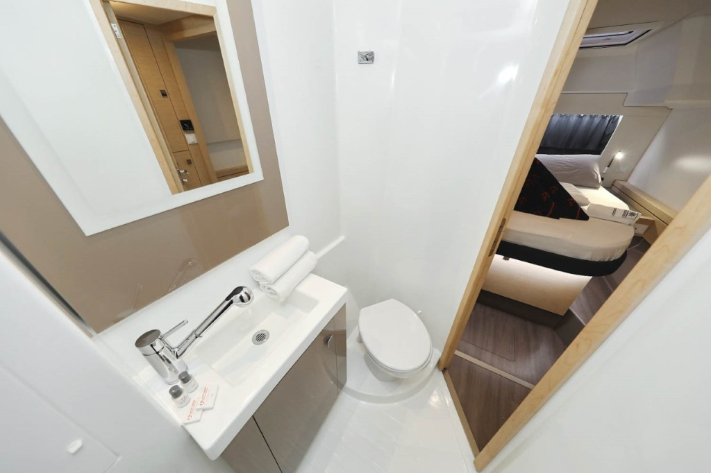 Yacht FOUNTAINE PAJOT - Astrea 42 "Crazy Diamont"