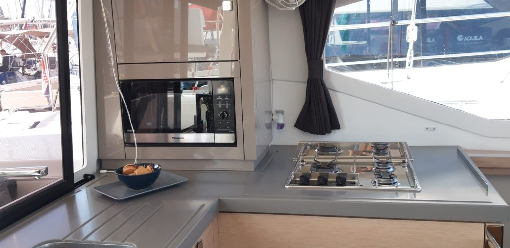 Yacht FOUNTAINE PAJOT - Lucia 40 "Nala"