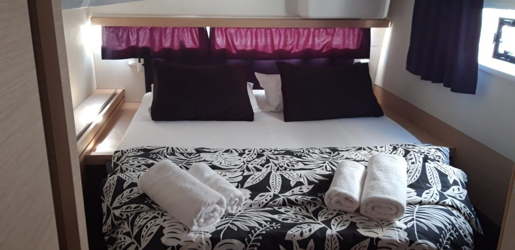 Yacht FOUNTAINE PAJOT - Lucia 40 "Nala"