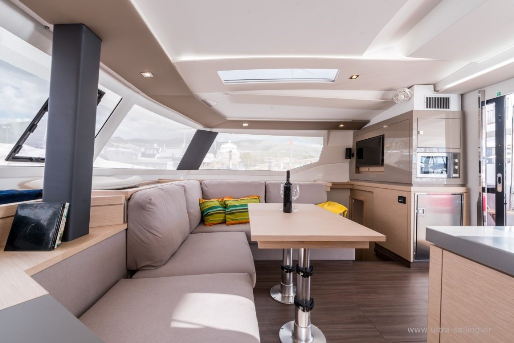 Yacht FOUNTAINE PAJOT - Saona 47 "Desafinado"