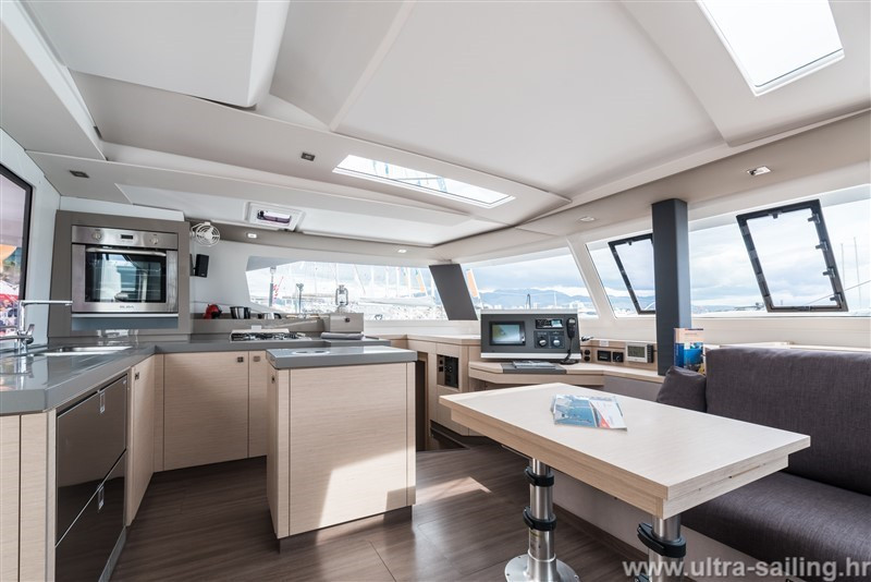 Yacht FOUNTAINE PAJOT - Saona 47 "Desafinado"