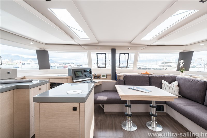 Yacht FOUNTAINE PAJOT - Saona 47 "Desafinado"