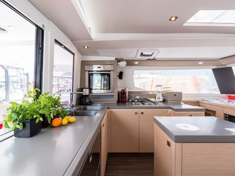 Yacht FOUNTAINE PAJOT - Saona 47 "Sunny Wave"