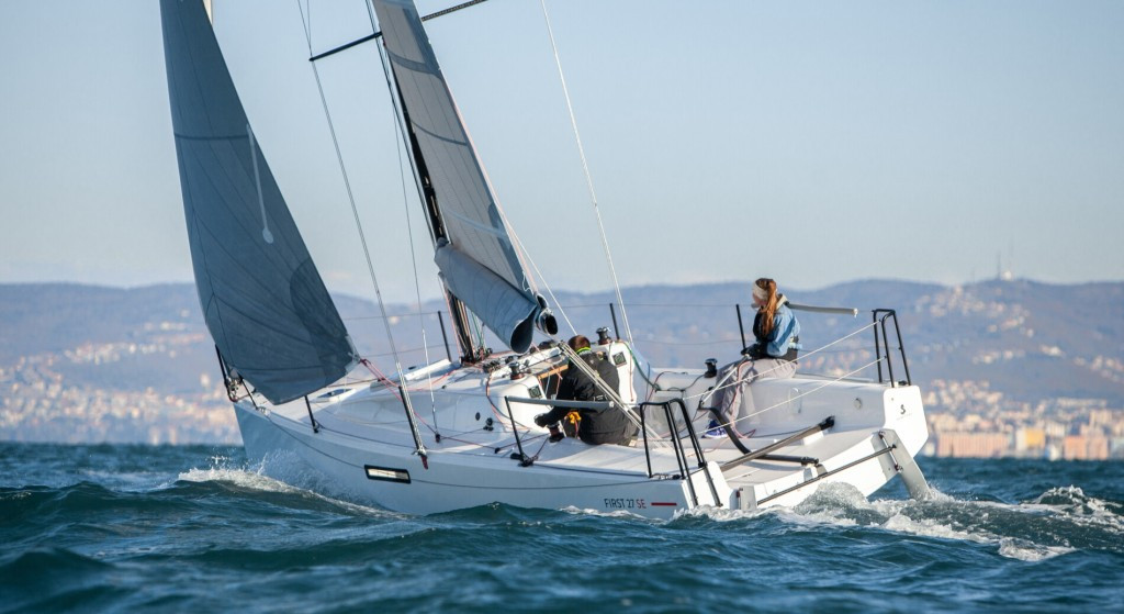 Yacht BENETEAU - First 27 "Suferina"