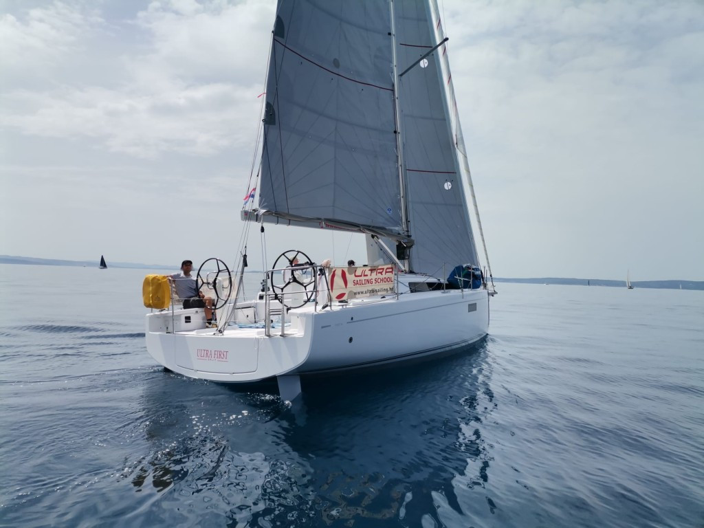 Yacht BENETEAU - First 36 "Ultra First"