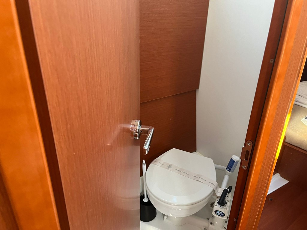 Yacht BENETEAU - Oceanis 38.1 "Sailor Mercury"