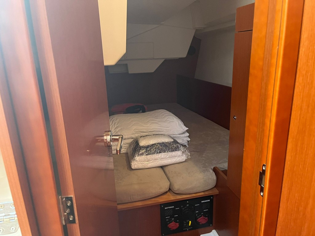 Yacht BENETEAU - Oceanis 38.1 "Sailor Mercury"