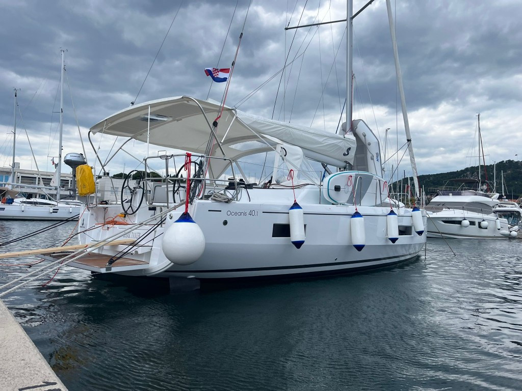 Yacht BENETEAU - Oceanis 40.1 "Cosmic Dancer"