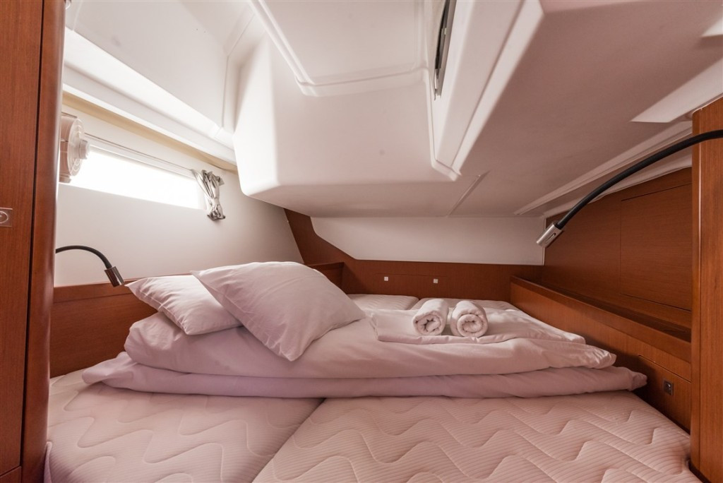 Yacht BENETEAU - Oceanis 45 "Mobula One"