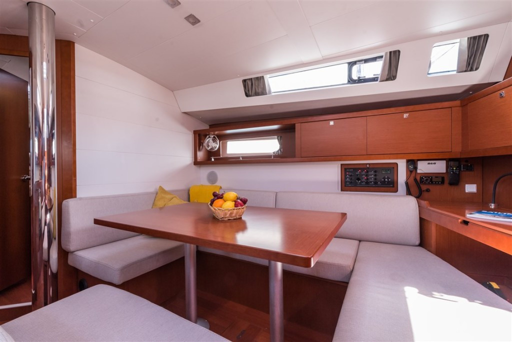 Yacht BENETEAU - Oceanis 45 "Mobula One"