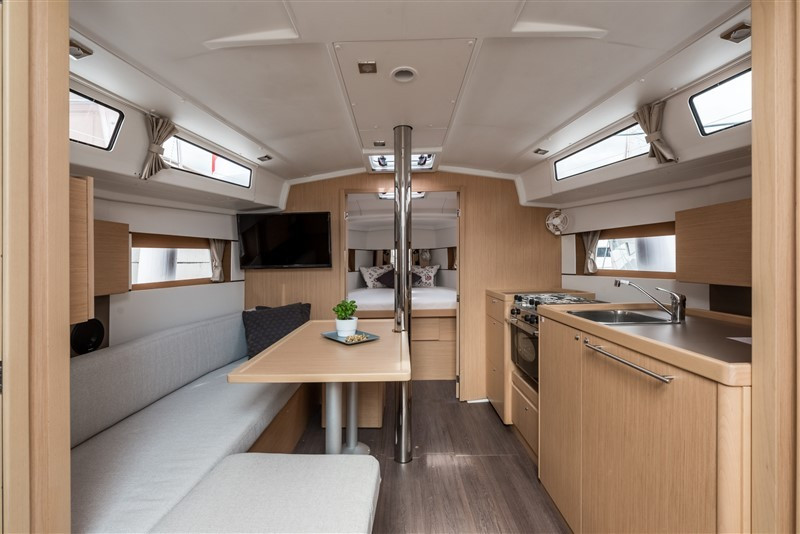 Yacht BENETEAU - Oceanis 38.1 "Cvita"