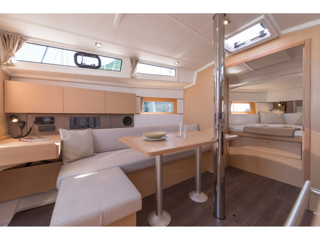 Yacht BENETEAU - Oceanis 38.1 "Cvita"