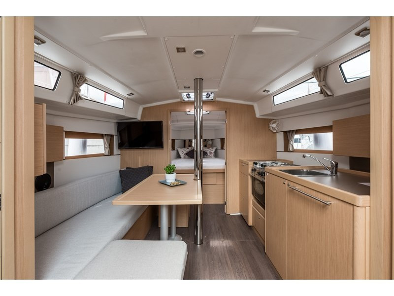 Yacht BENETEAU - Oceanis 38.1 "Teodora"