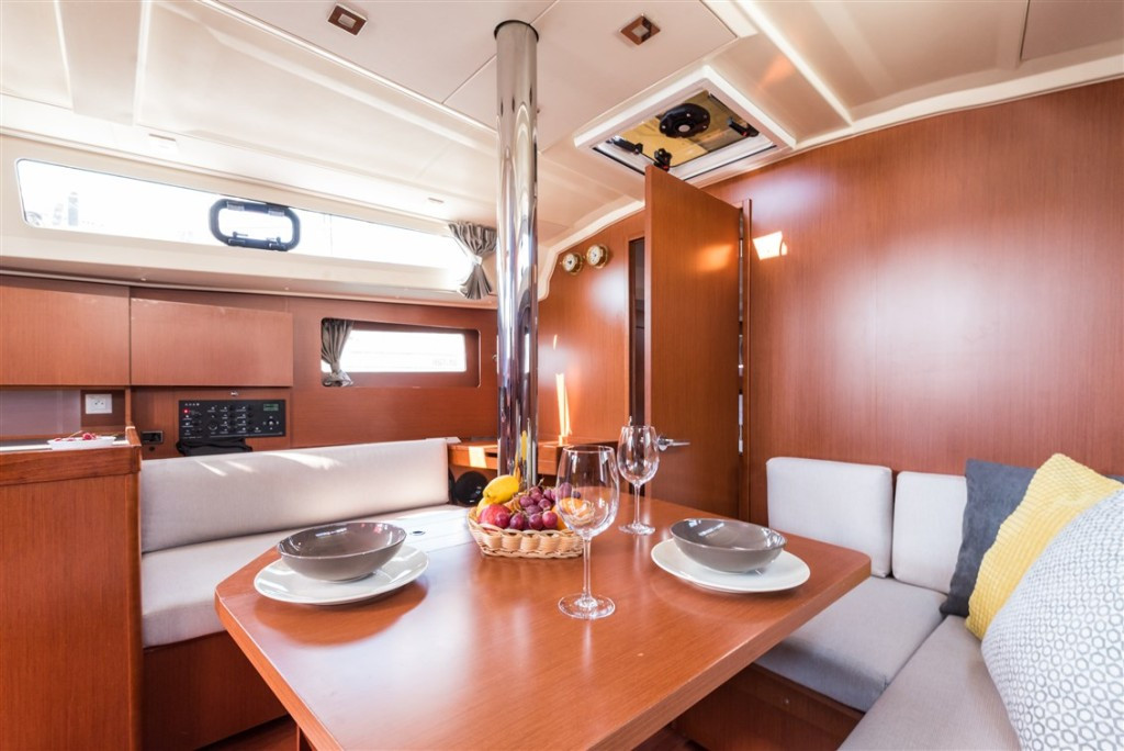 Yacht BENETEAU - Oceanis 41.1 "Sparkling"