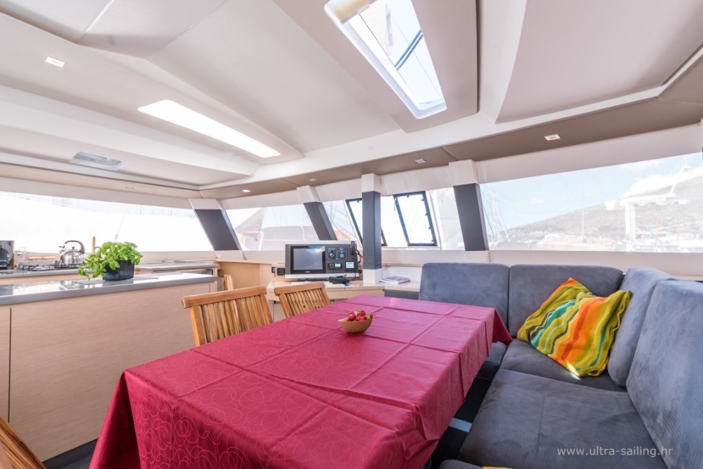 Yacht FOUNTAINE PAJOT - Saba 50 "Sunshine Reggae"