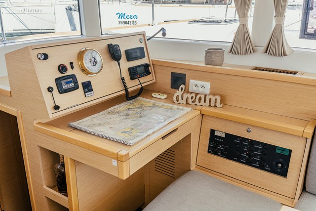 Yacht LAGOON - 39 "Nemo"