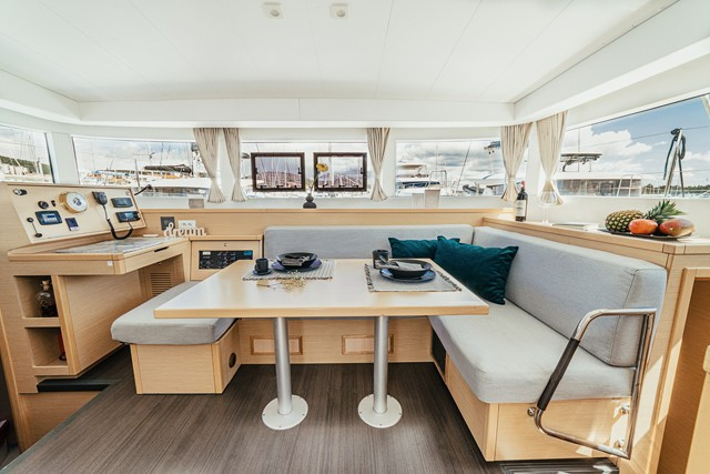 Yacht LAGOON - 39 "Nemo"