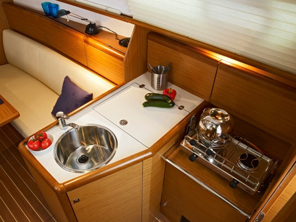 Yacht JEANNEAU - Sun Odyssey 30i "Beagle"