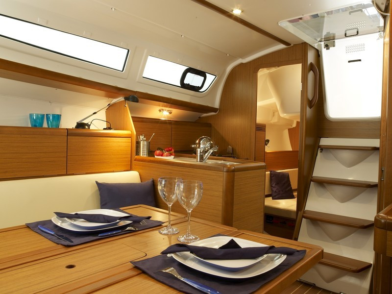 Yacht JEANNEAU - Sun Odyssey 30i "Beagle"