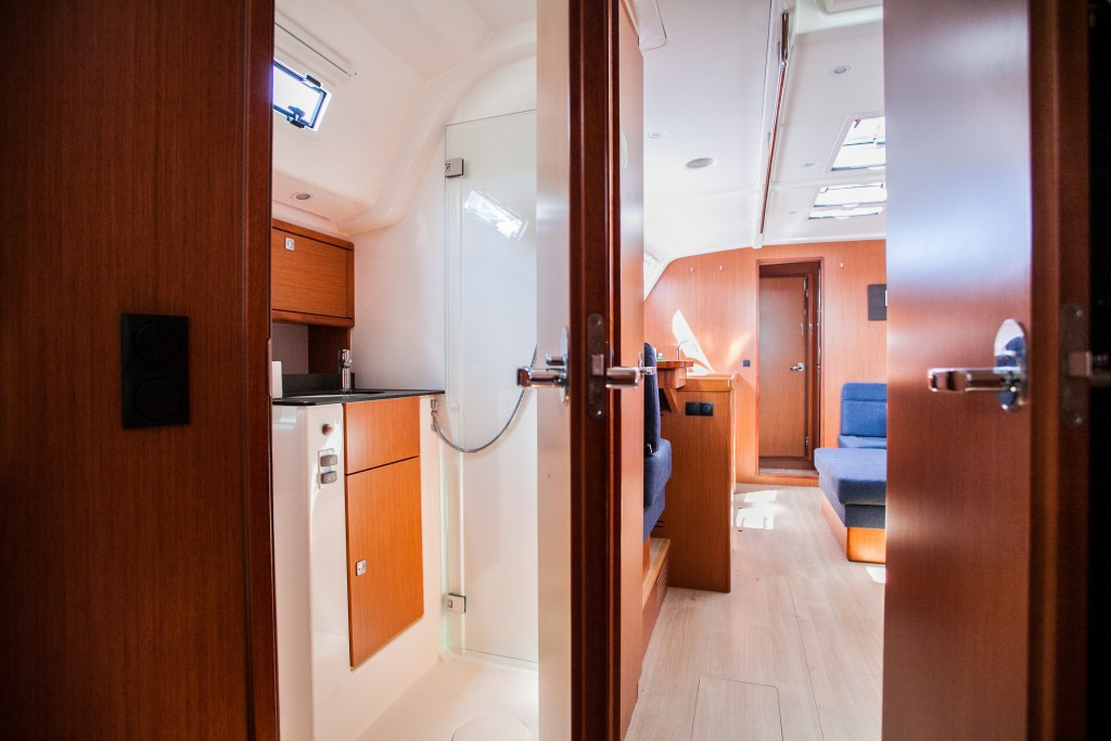 Yacht BAVARIA - Cruiser 51 "Game Point"