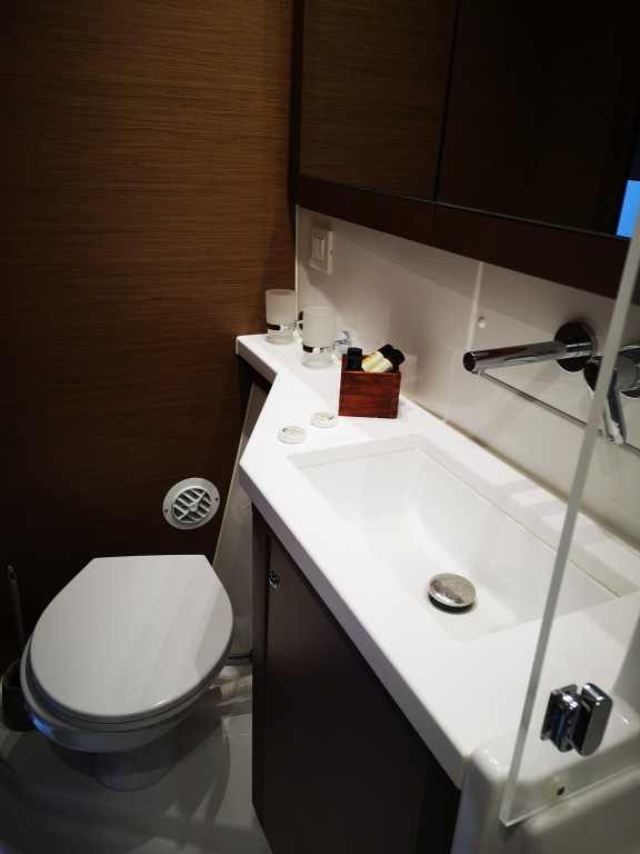 Yacht LAGOON - 450 F "Calm Point"