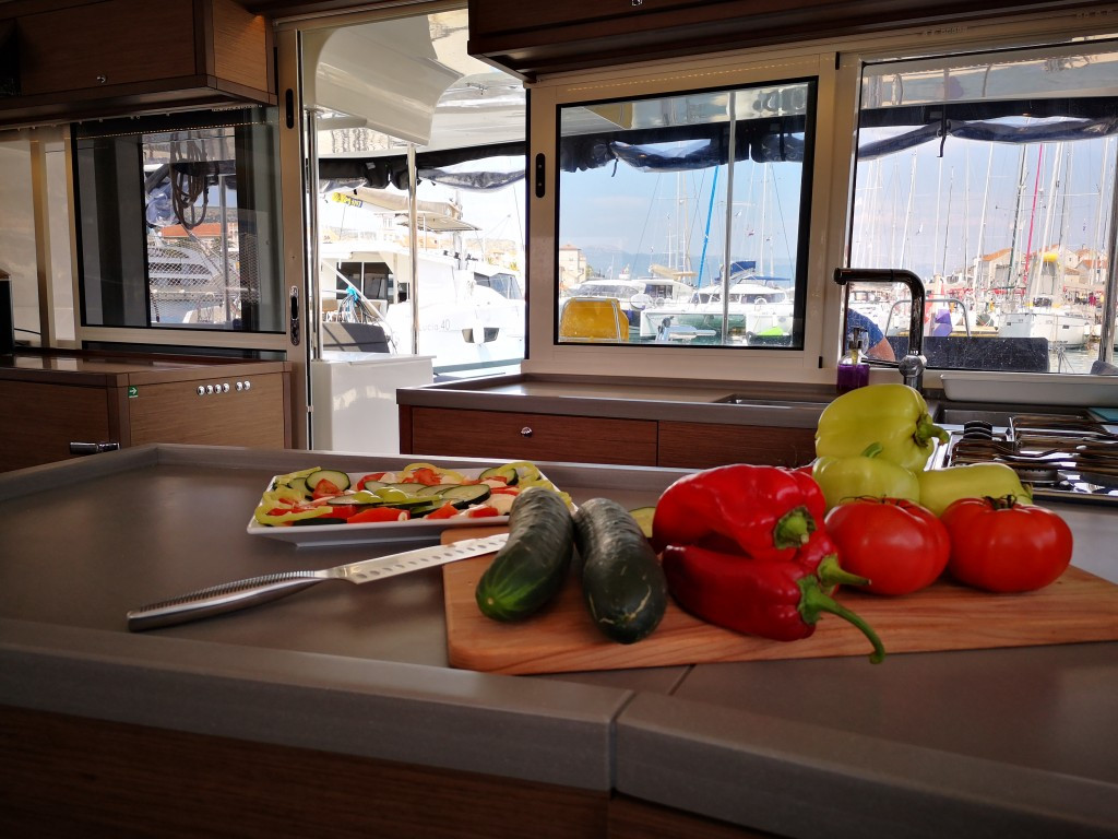 Yacht LAGOON - 450 F "Calm Point"