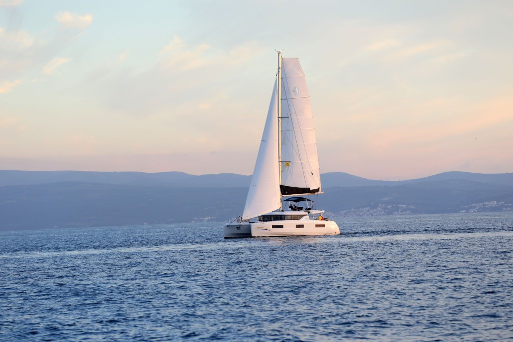 Yacht LAGOON - 46 "Lady Point"