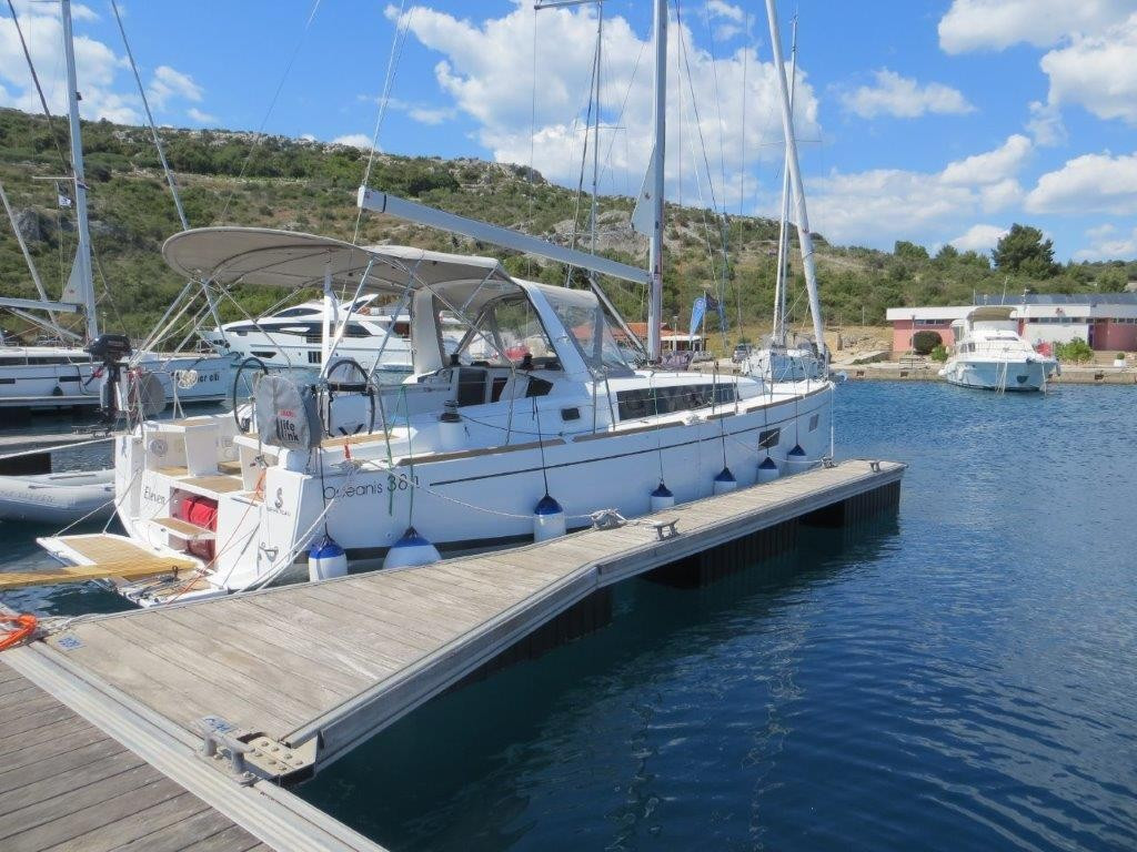 Yacht BENETEAU - Oceanis 38.1 "Eleven"