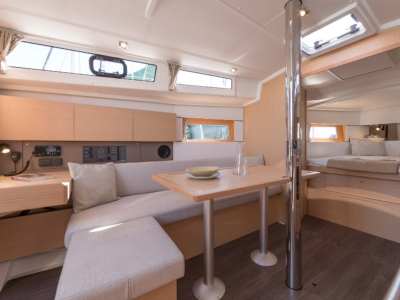 Yacht BENETEAU - Oceanis 38.1 "Eleven"