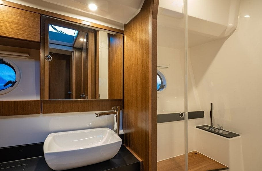 Yacht BAVARIA - Virtess 420 Fly "Caleni"